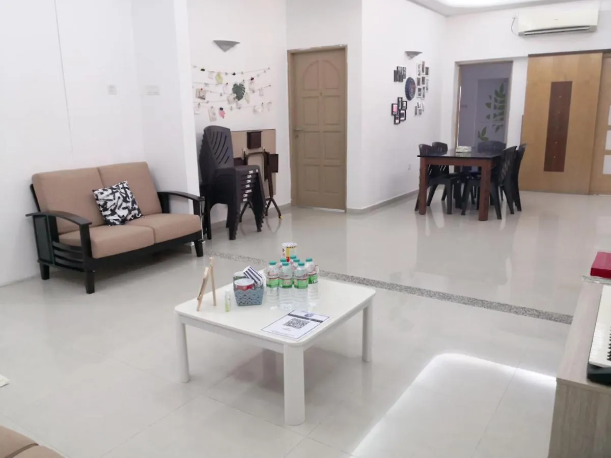Party Haus 7 Bedrooms 8 Toilets Johor Bahru 0*,  Malezja